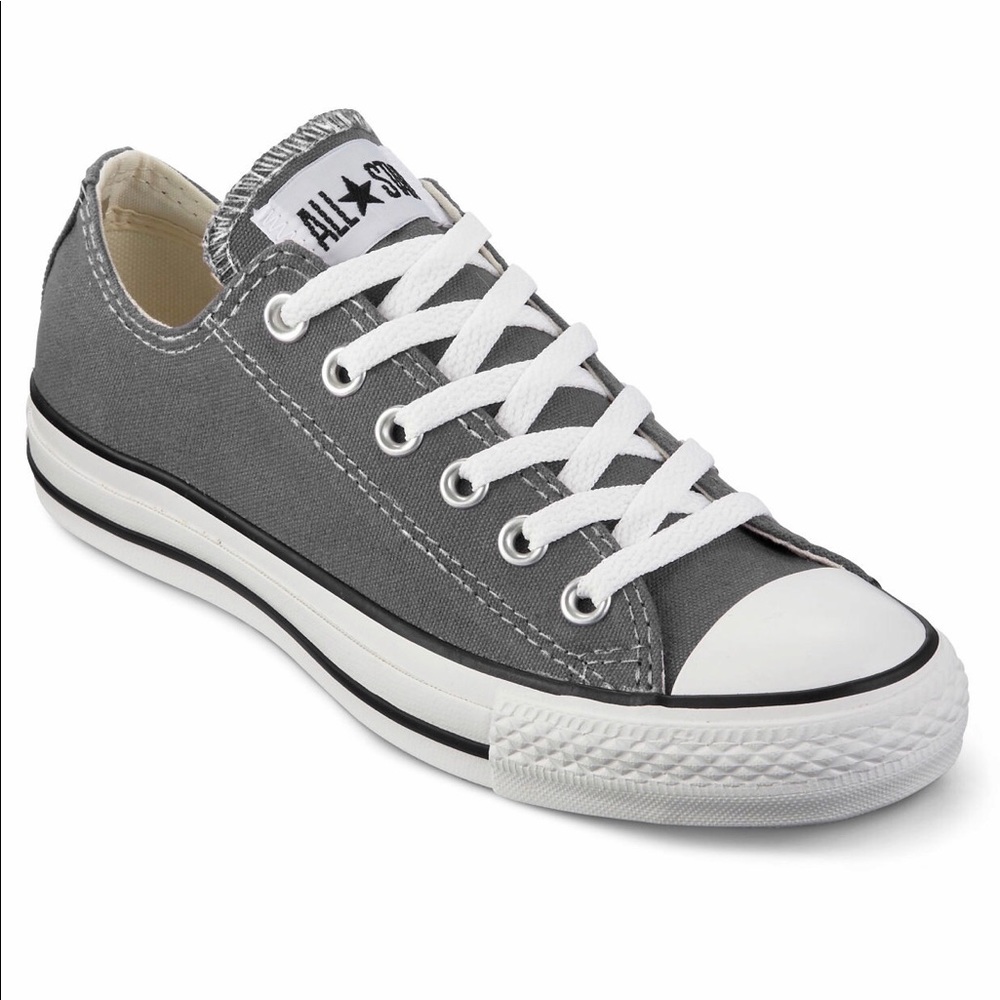 Converse tennis shoes size 7